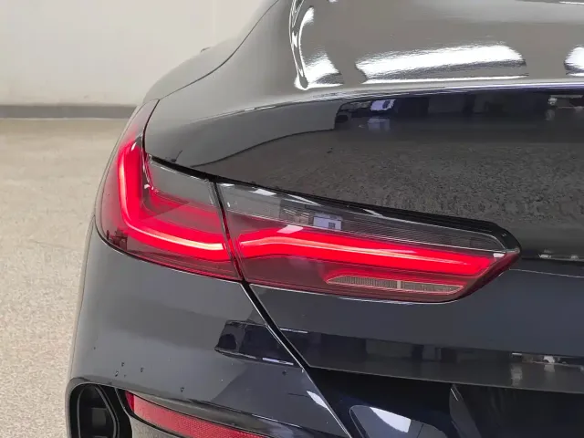BMW 8 Series — Фото автомобиля 12