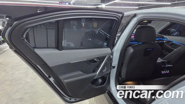 BMW i5 — Фото автомобиля 13