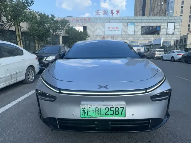 Xpeng P7+ — Фото автомобиля 2