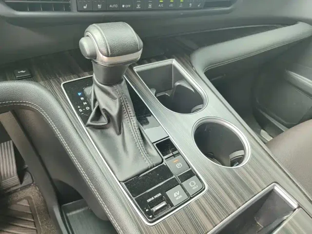 Toyota Sienna — Фото автомобиля 13