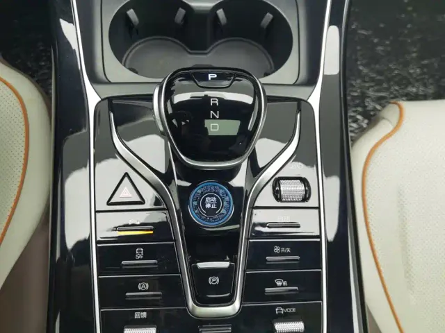 BYD Qin PLUS — Фото автомобиля 13
