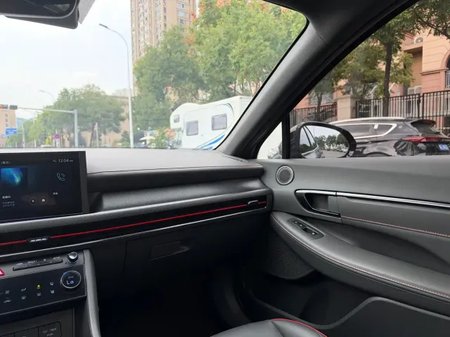 Hyundai Sonata — Фото автомобиля 17