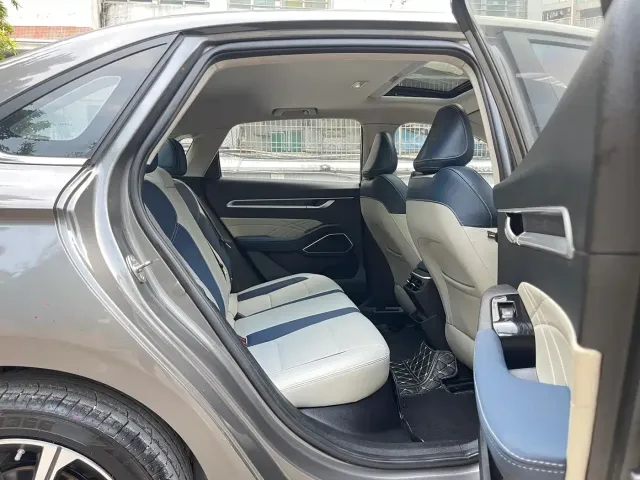 Geely Emgrand — Фото автомобиля 15