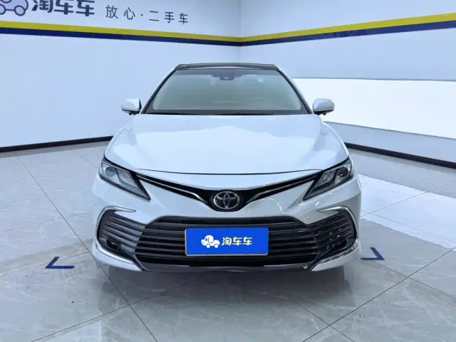Toyota Camry — Фото автомобиля 2