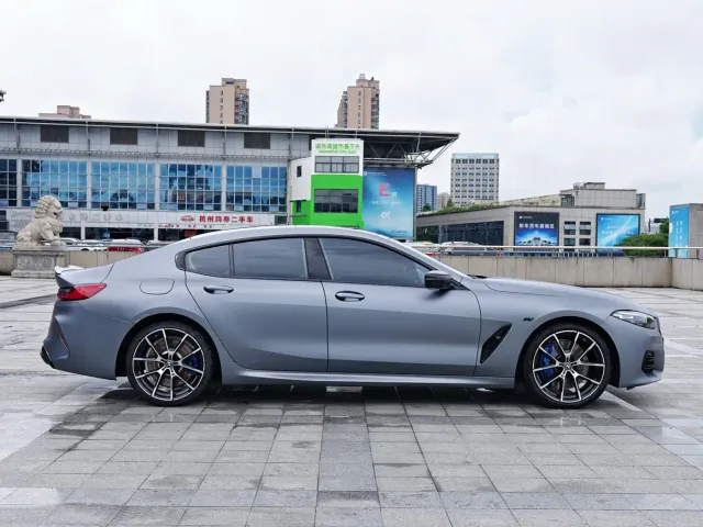 BMW 8 Series — Фото автомобиля 3