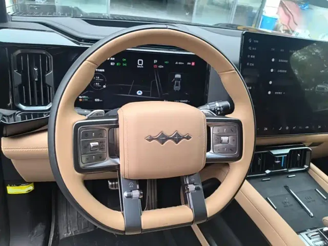 BYD FangChengBao Leopard 8 — Фото автомобиля 10
