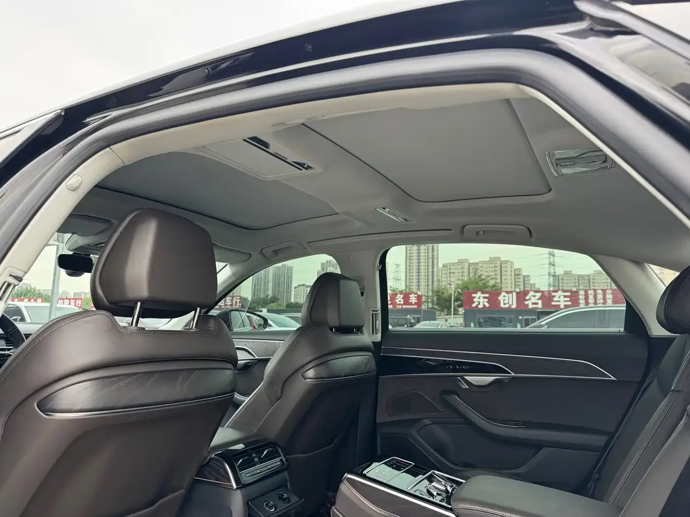 Audi Audi A8 2022 A8L 50 TFSI quattro Comfort Collector's Edition — Фото автомобиля 13