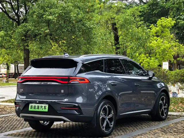 BYD Tang — Фото автомобиля 7