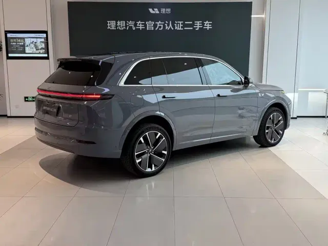 Li Auto L7 — Фото автомобиля 3