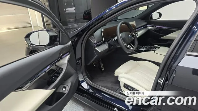 BMW 5-Series 5 серия (G60) 523d M Sport — Фото автомобиля 10