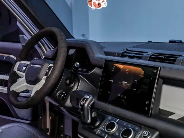 Land Rover Defender — Фото автомобиля 29