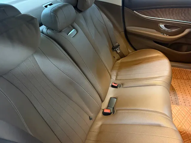 Mercedes-Benz E-Class — Фото автомобиля 14