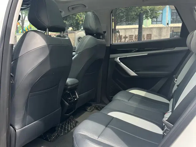Geely Boyue L — Фото автомобиля 6
