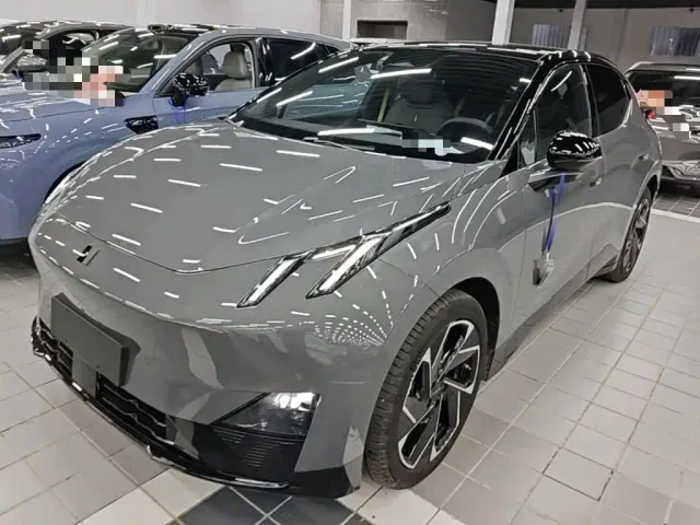 Фотография автомобиля — Lynk & Co Z20