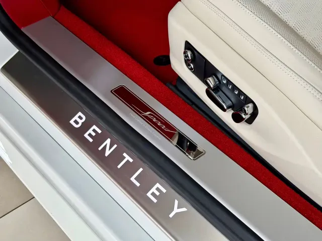 Bentley Continental Plug-in Hybrid — Фото автомобиля 12