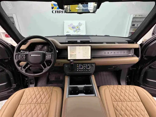 Land Rover Defender — Фото автомобиля 11
