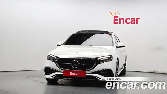 Mercedes-Benz E-Class — Фото автомобиля 3