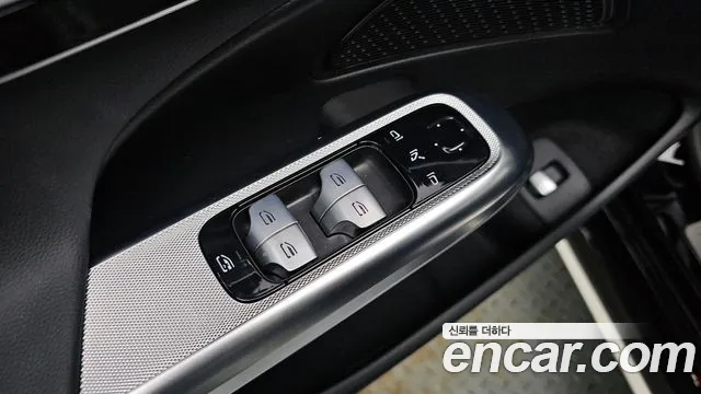 Mercedes-Benz E-Class — Фото автомобиля 8