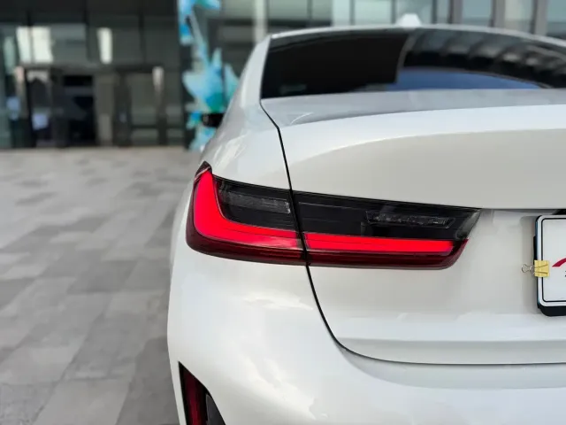 BMW 3 Series — Фото автомобиля 9