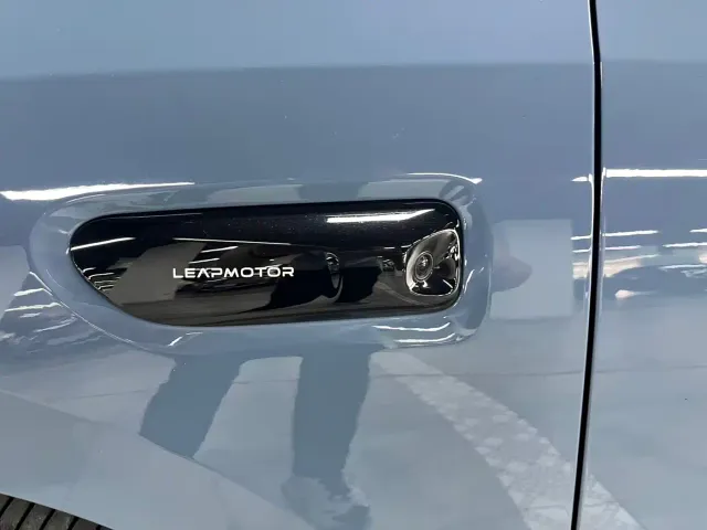 Leapmotor B01 — Фото автомобиля 25