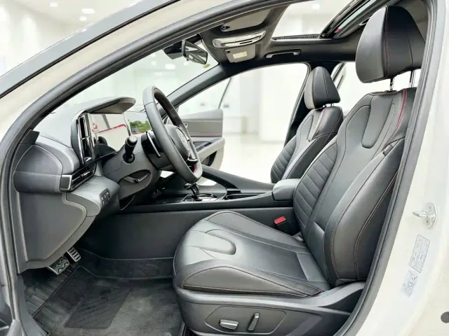 Hyundai Elantra — Фото автомобиля 5