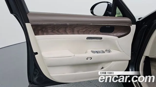 Genesis G90 Бензин 3.5 турбо AWD — Фото автомобиля 22
