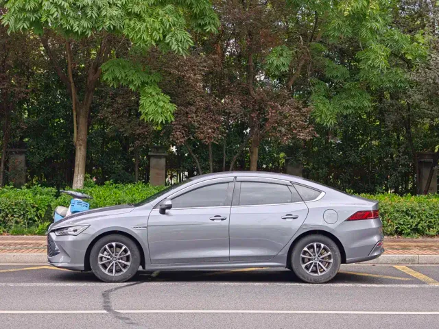 BYD Qin PLUS — Фото автомобиля 4