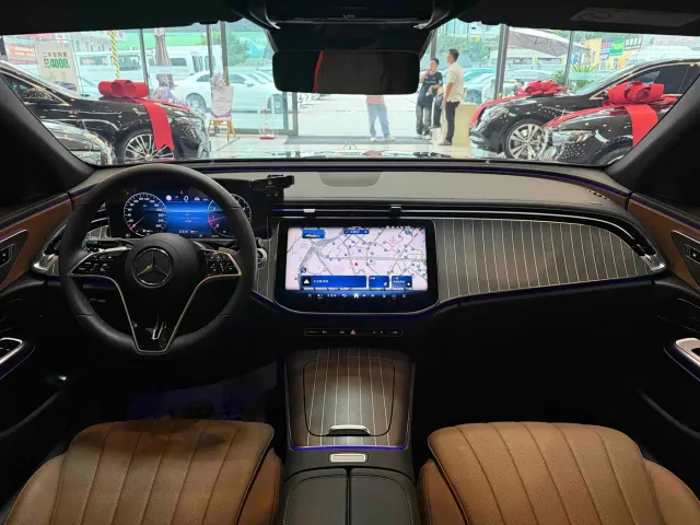 Mercedes-Benz E-Class — Фото автомобиля 16