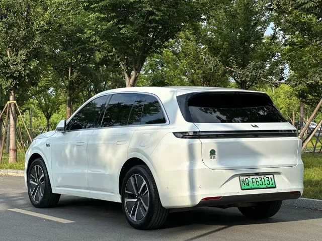 Li Auto L6 — Фото автомобиля 14