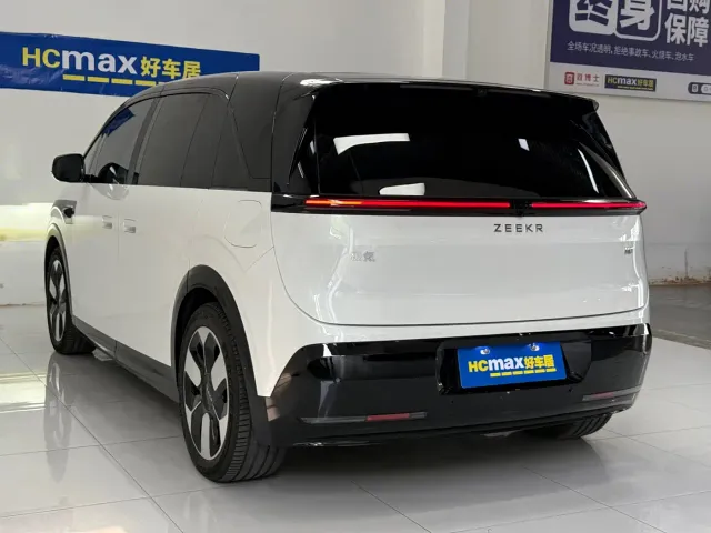 Zeekr Mix — Фото автомобиля 4