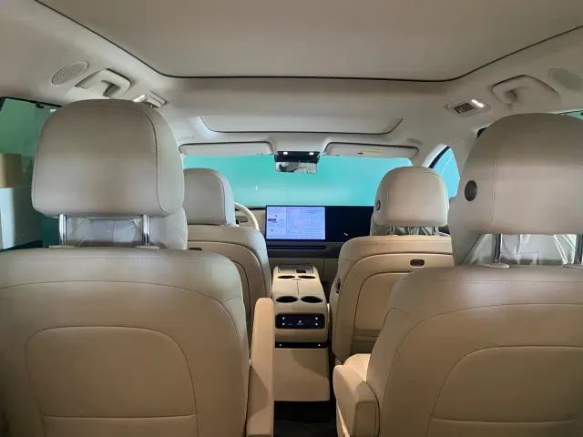 Li Auto i8 — Фото автомобиля 9