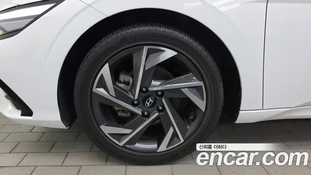 Hyundai AVANTE Новый Avante (CN7) — Фото автомобиля 5