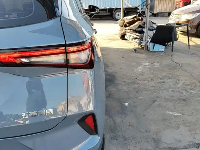 Wuling Asta — Фото автомобиля 7