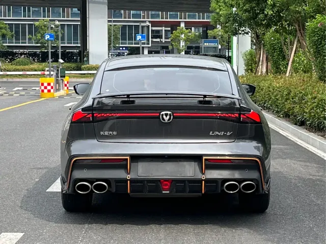 Changan UNI-V — Фото автомобиля 5