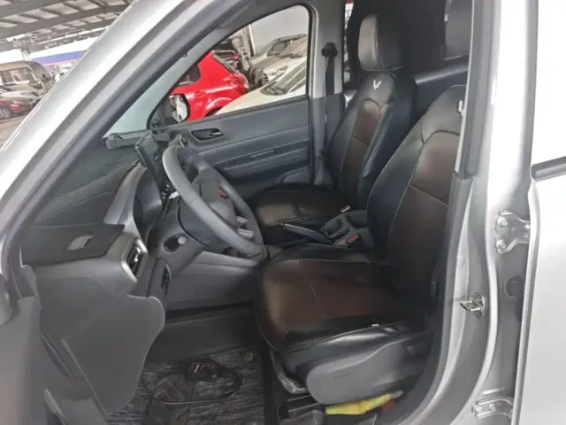 Wuling Hongguang — Фото автомобиля 14