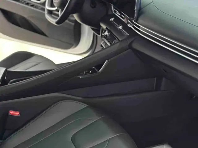 Hyundai Elantra — Фото автомобиля 12
