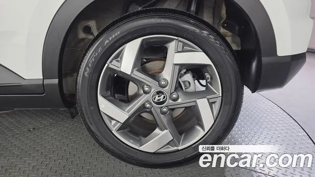 Hyundai Venue — Фото автомобиля 6