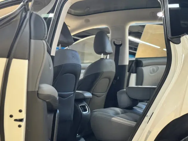 IM Motors LS6 — Фото автомобиля 17