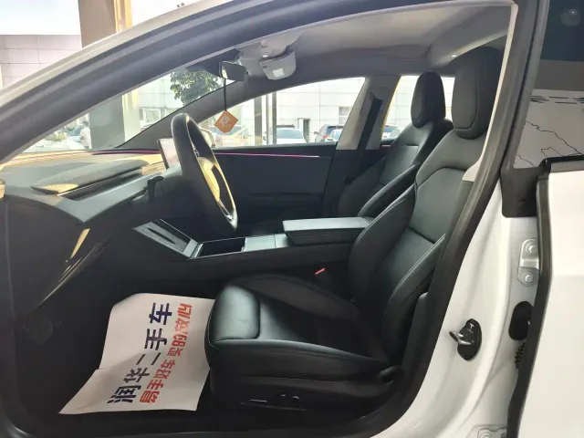 Tesla Model 3 — Фото автомобиля 6