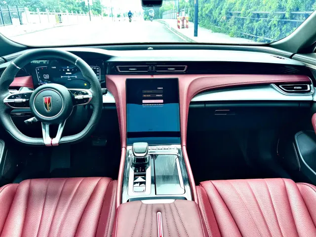 Hongqi H5 — Фото автомобиля 6