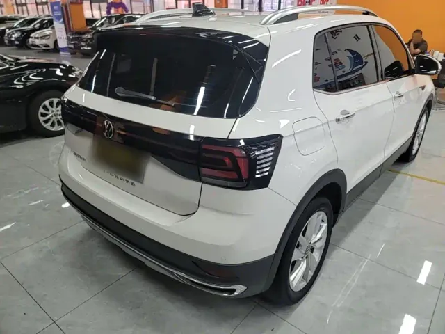 Volkswagen T-Cross — Фото автомобиля 6
