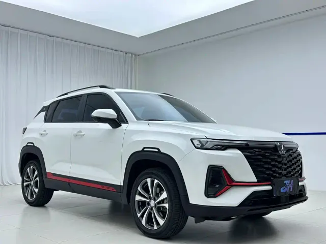 Changan CS35 Plus — Фото автомобиля 3