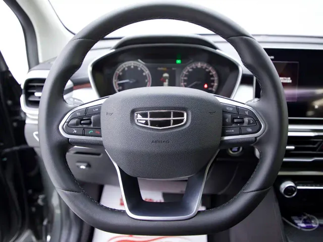 Geely Binyue — Фото автомобиля 11