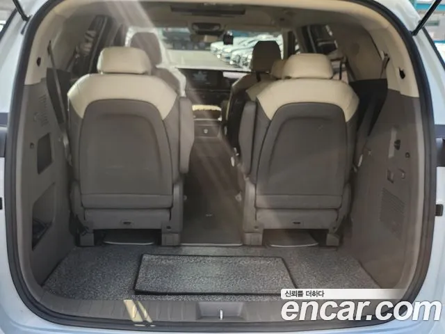 Kia Canival — Фото автомобиля 5