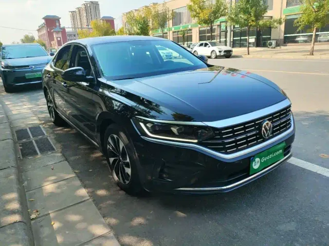 Volkswagen Passat — Фото автомобиля 3
