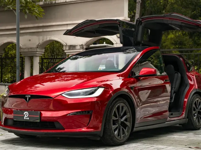 Tesla Model X — Фото автомобиля 3