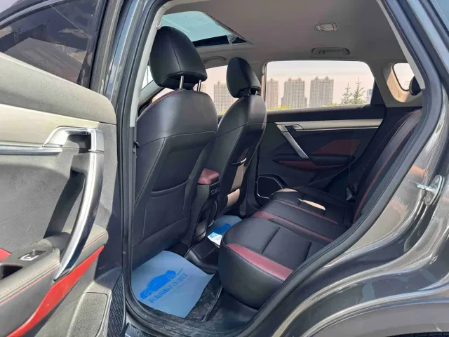 Geely Binyue — Фото автомобиля 8