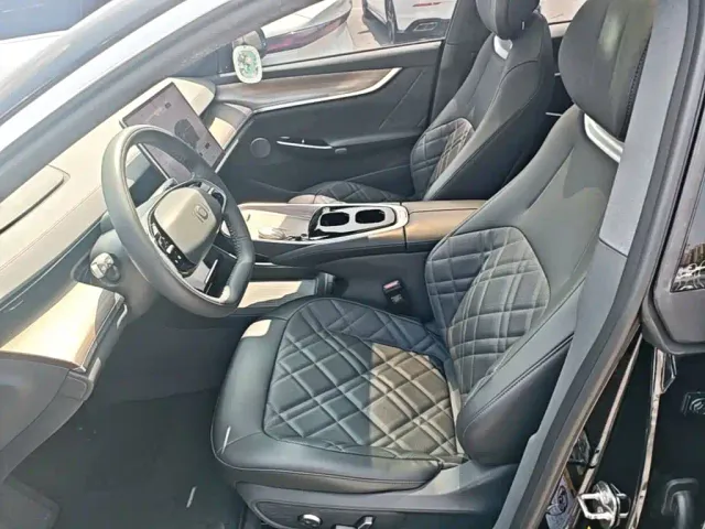 Changan Qiyuan A07 — Фото автомобиля 10
