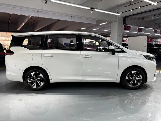 GAC Trumpchi M6 — Фото автомобиля 2