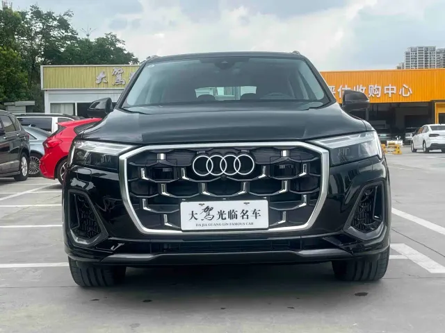 Audi Q7 — Фото автомобиля 2